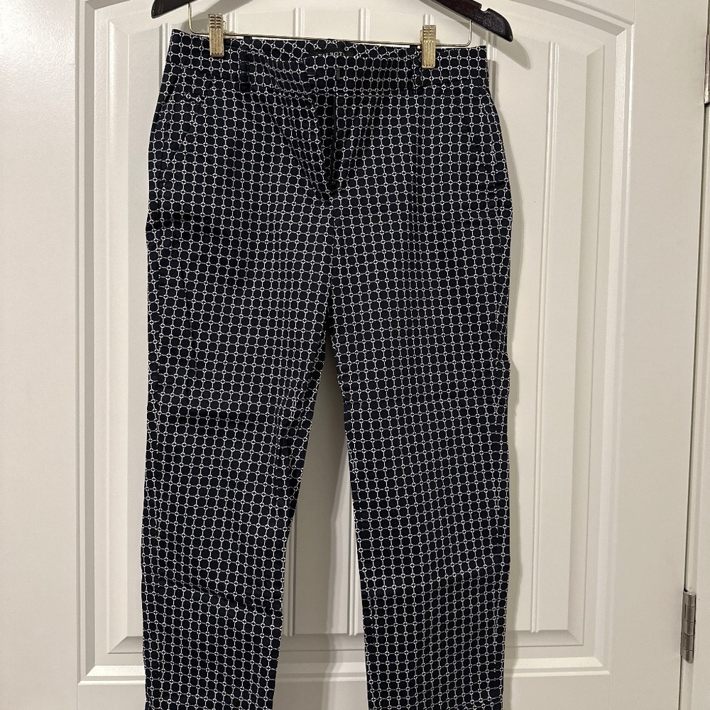 Talbots Black/white patterned capris